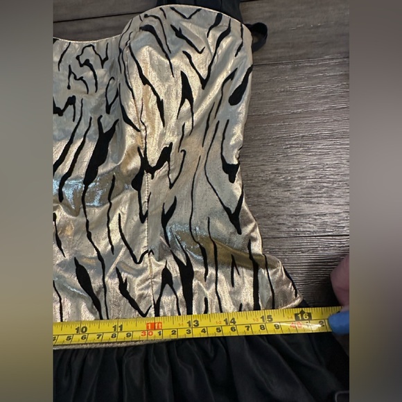 Gold Metallic & Black Party Dress - Size 12 - Picture 10 of 16